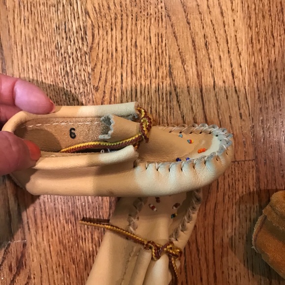 Hiawatha by Bastien leather Moccasins, baby sz 6 - Picture 4 of 4